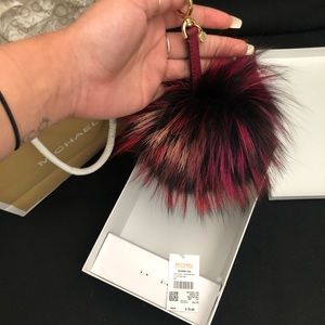 Sold on Mërcari Brand new large MK pompom